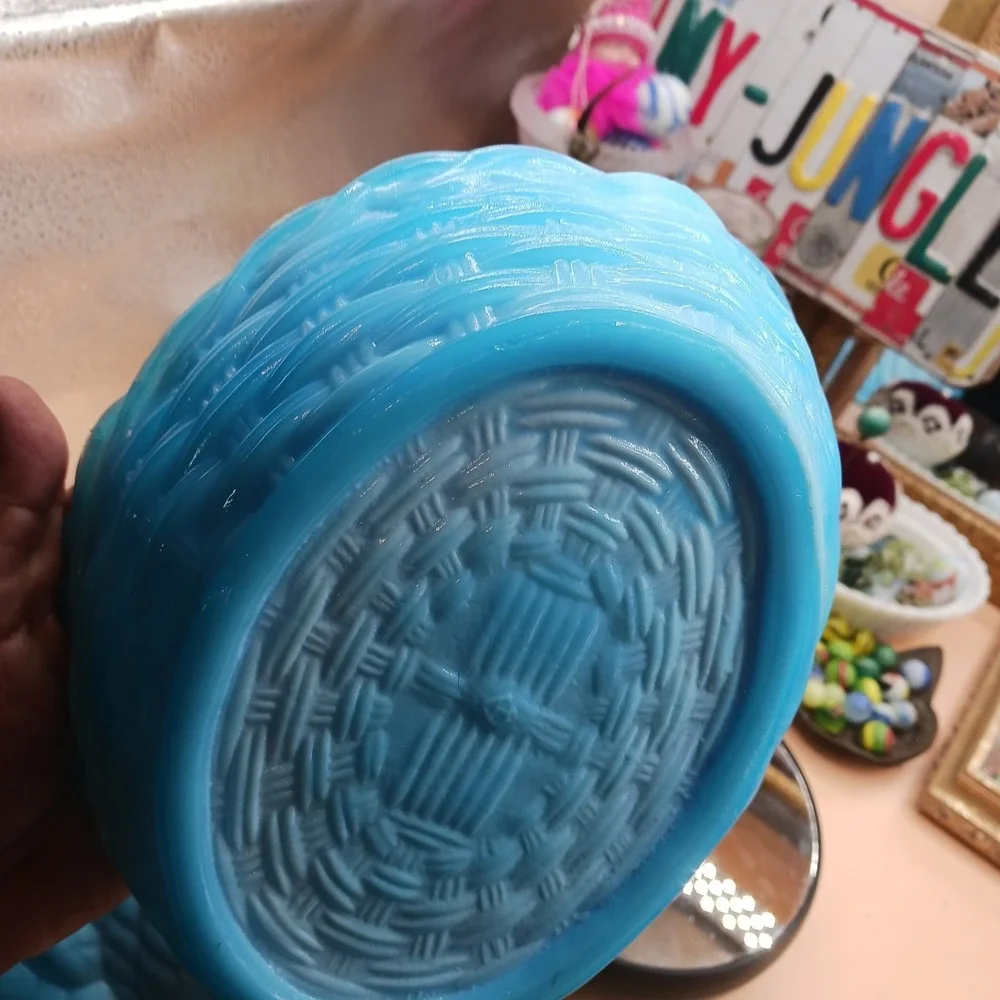 Vintage VALLERYSTHAL Blue Slag Glass Hen On Nest Covered Dish 8.5